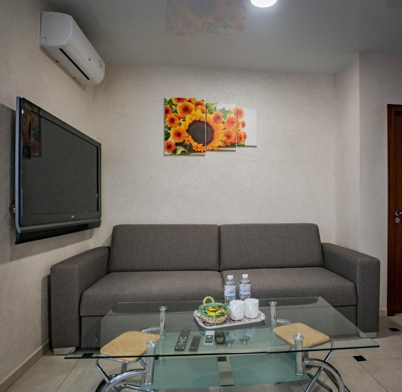 2-Room Apartment Lux Near Centre Wi-Fi Free Dnipro Bagian luar foto